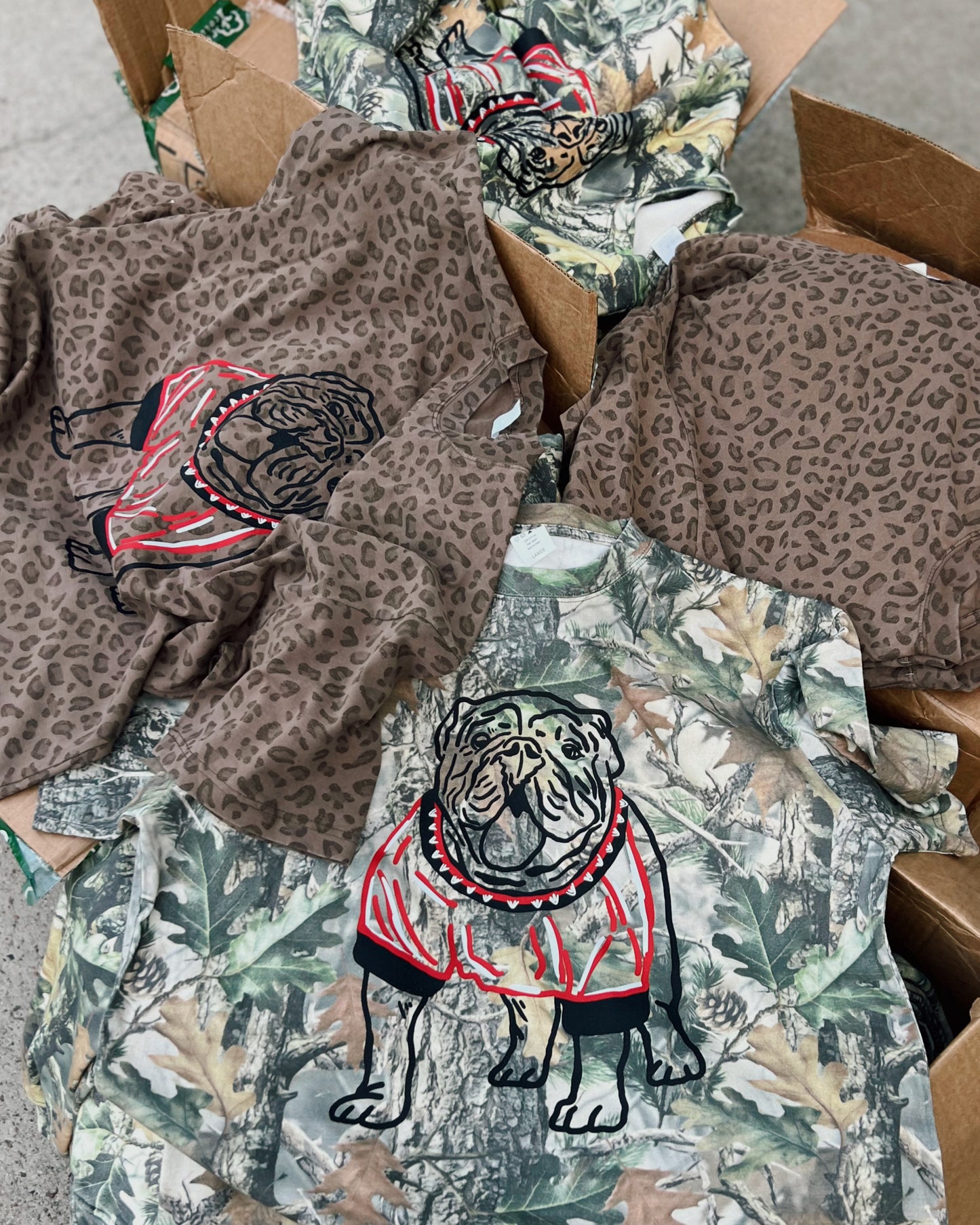 Bulldog Oversized Tee